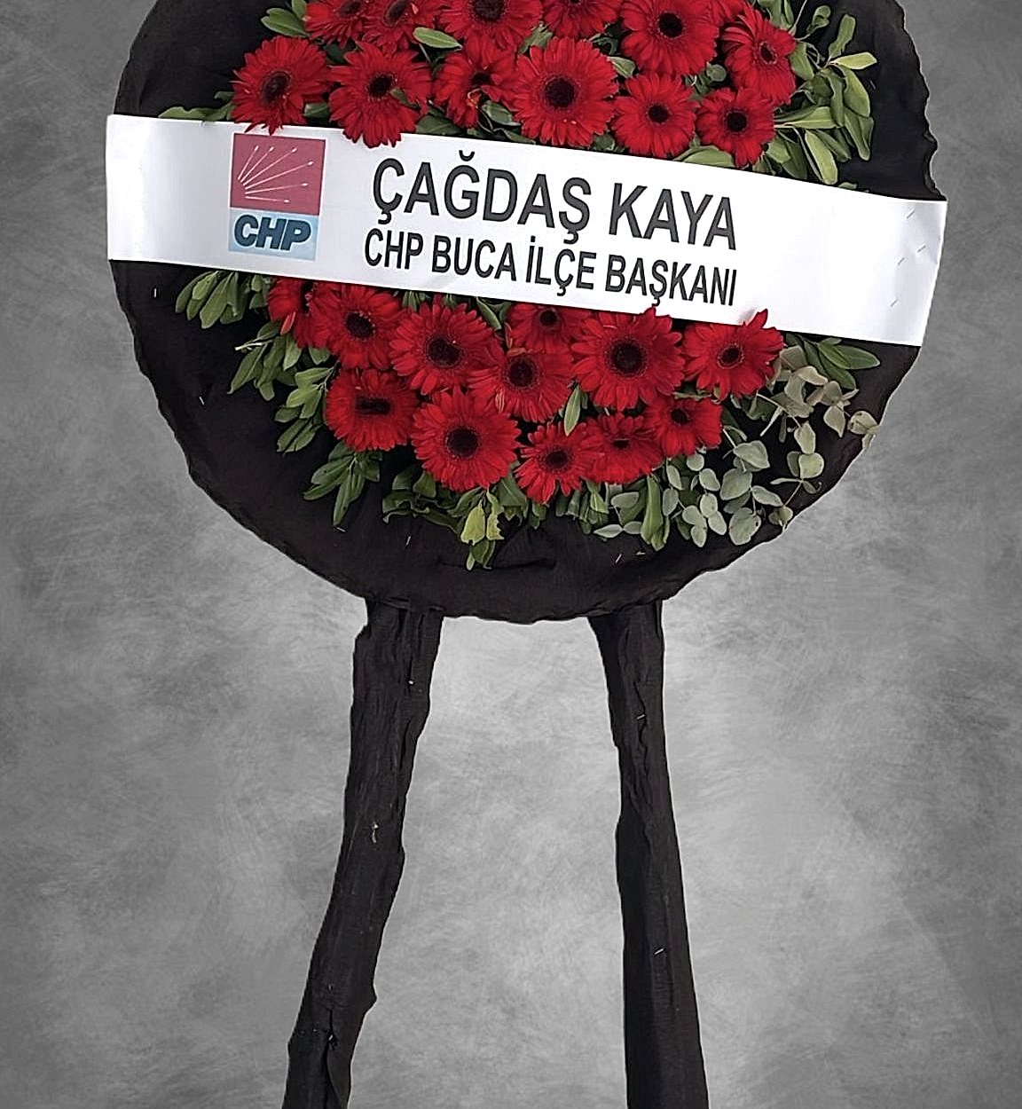CENAZE-MERASİM CANLI KIRMIZI GERBERA ÇELENK