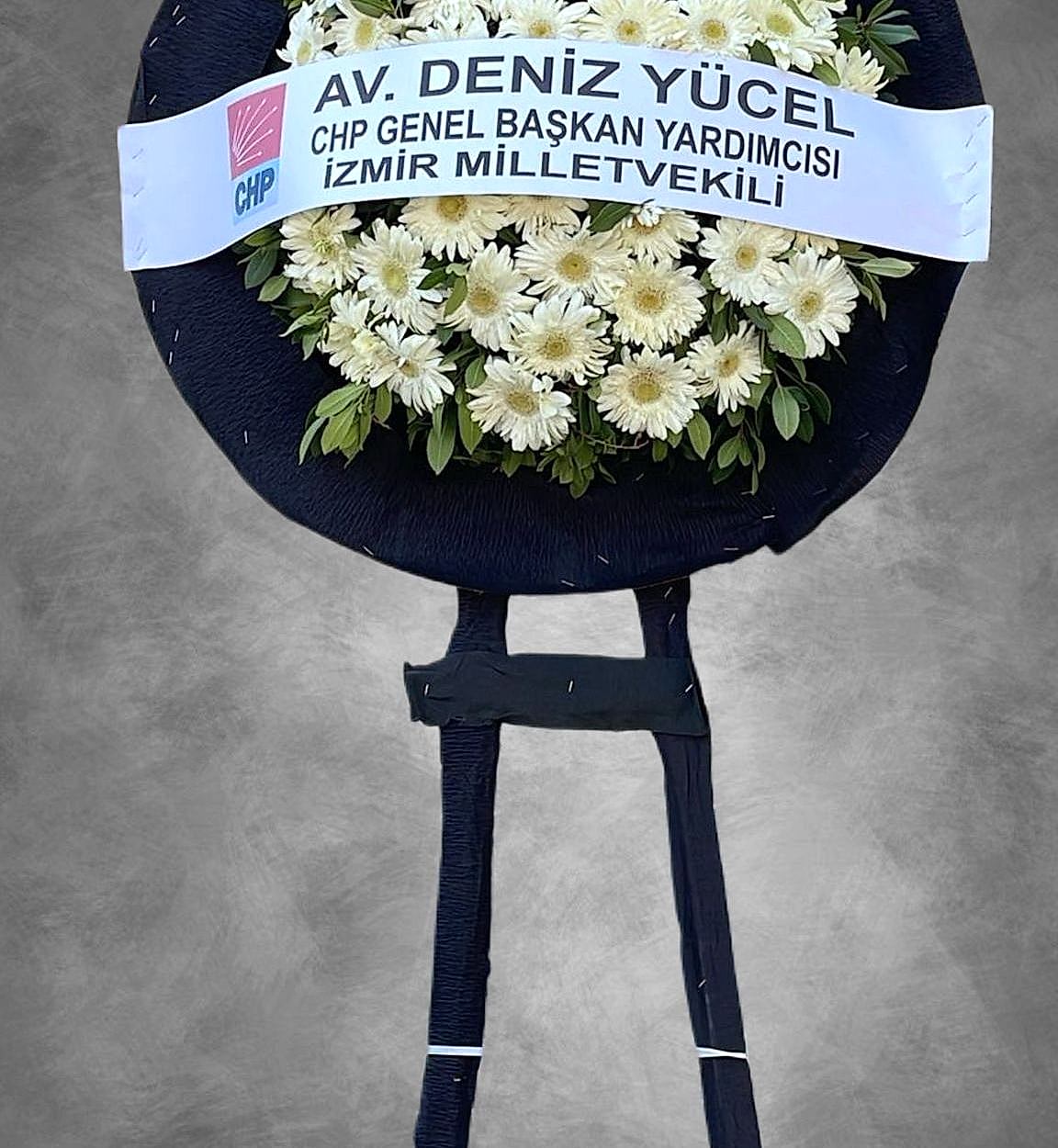 CENAZE-MERASİM CANLI BEYAZ GERBERA  ÇELENK