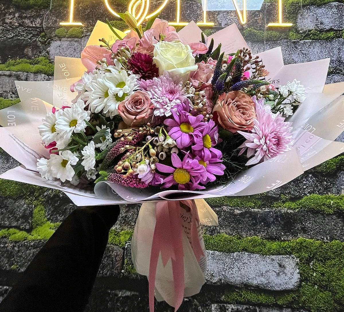 WhatsApp Görsel 2025-10-08 saat 12.54.28_f1b6d1cf Royal Flowers Büyük Boy Mix Mevsim Çiçekleri - Görsel 1