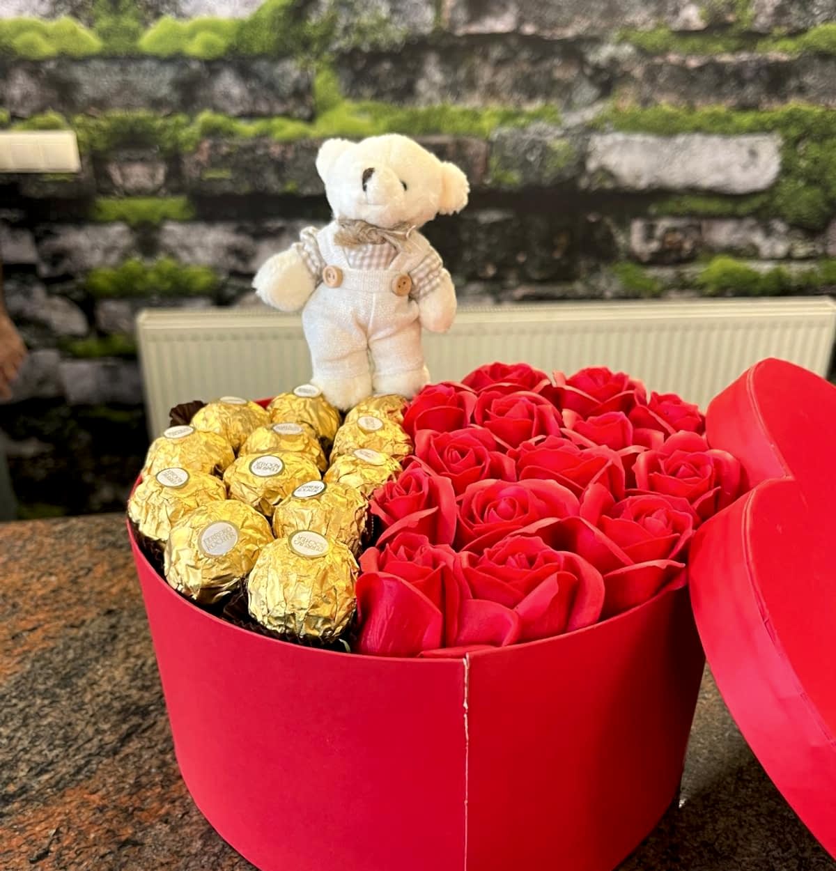 ❤️Kırmızı Kalp Kutuda Sabun Gül-Çikolata Aranjmanı 🍫🐻