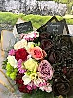 Büyük Boy Canlı Senden Önce Senden Sonra Buketi 🌹🖤 Renkli ve Cesur Tasarım