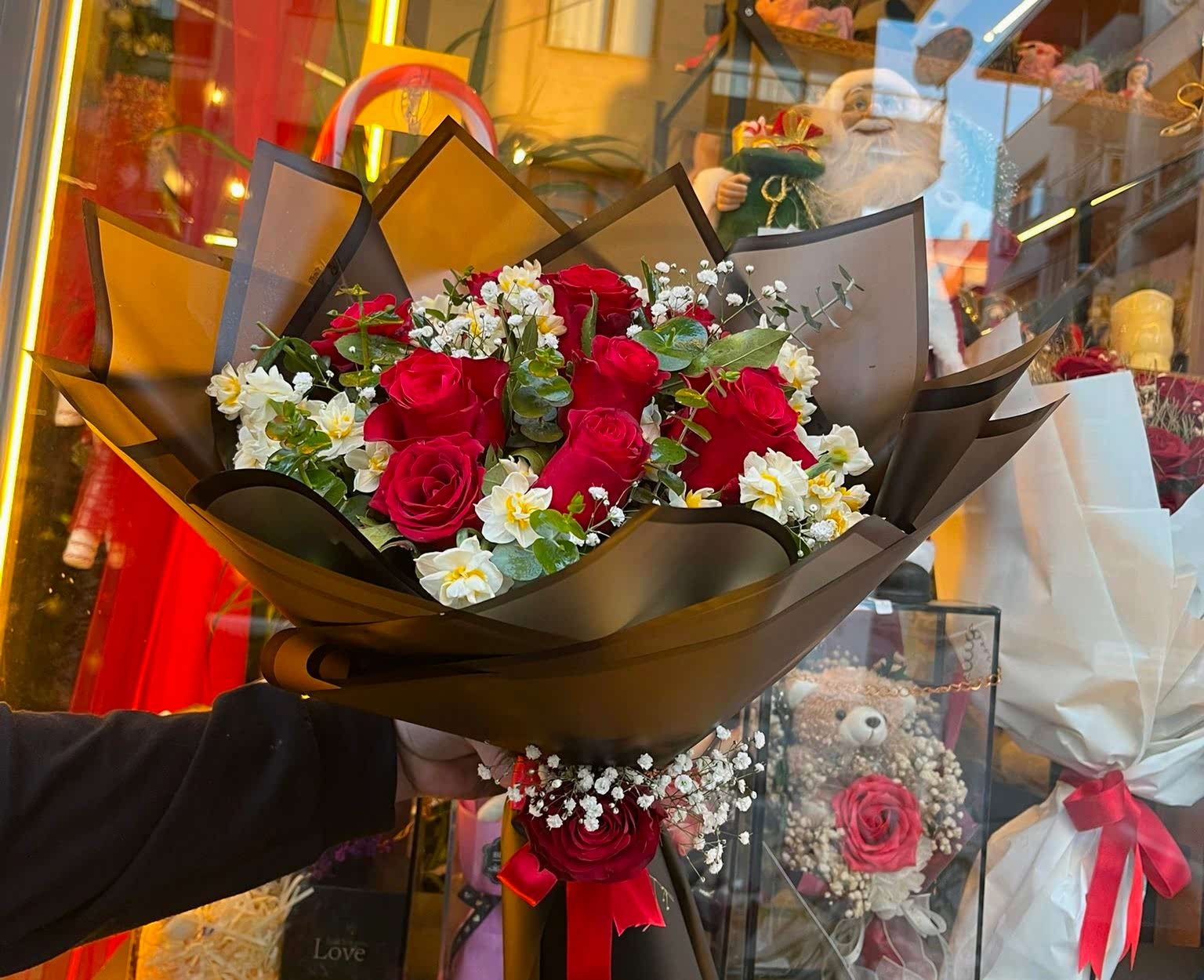 11 Kırmızı Gül & Mis Kokulu Nergis Buketi🌸