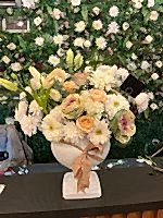 Beyaz Porselen Saksıda İthal Çiçek Aranjmanı-Zambak&Gül&Gerbera&Anastasia - Görsel 2
